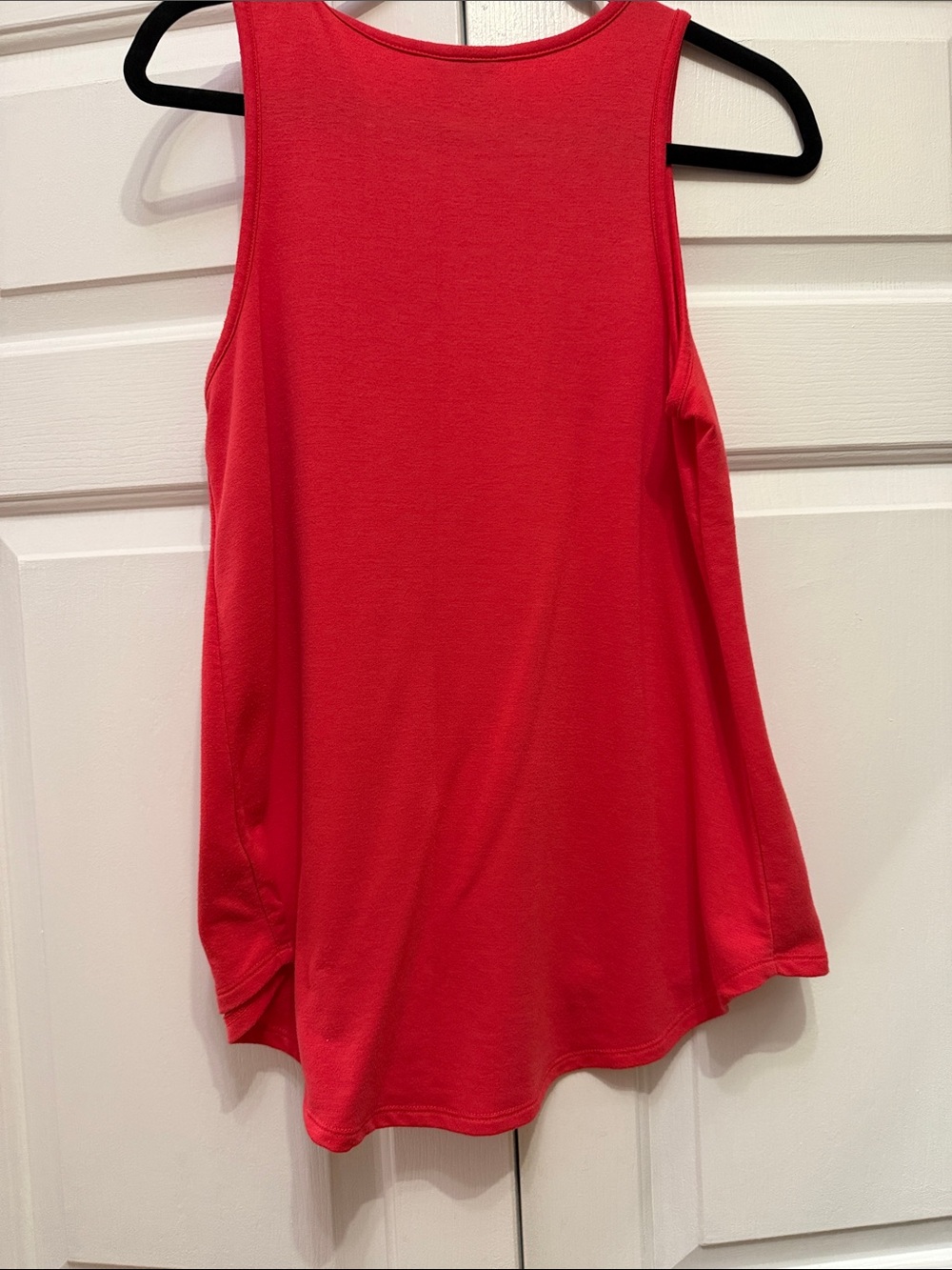 crown & ivy Vibrant Red Sleeveless Tank Top - Picture 3 of 3